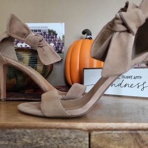 Natural stilleto size 8